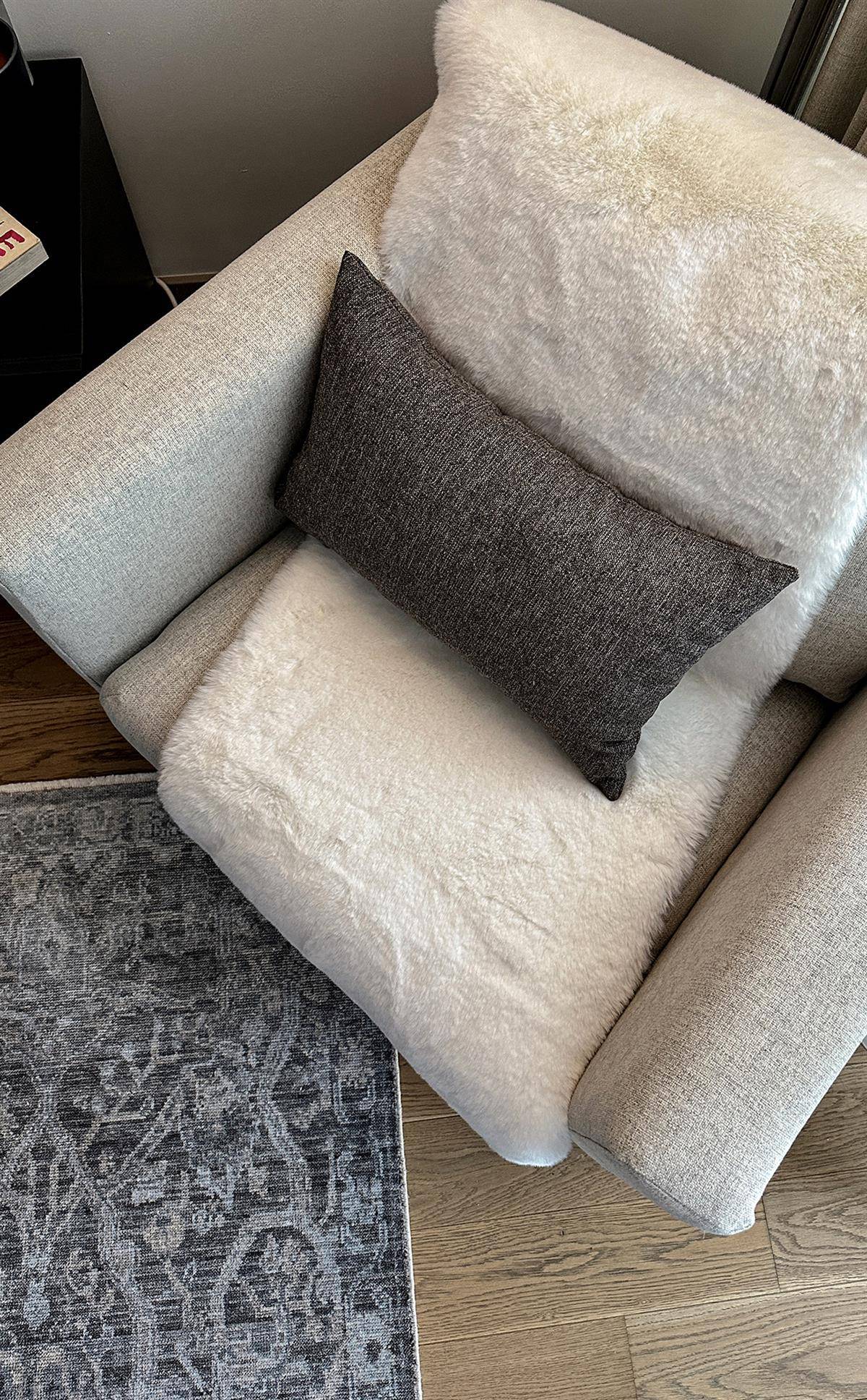 MOLLIS THROW MLS THROW WHITE  Yumuşak Dokulu Uzun Tüylü Yıkanabilir Tavşan Postu