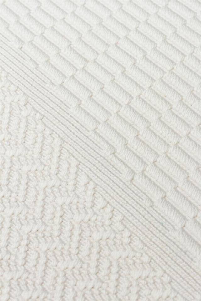 MONO LUX MNO LUX 01 WHITE  Kaymaz Tabanlı Modern Desenlere Sahip İnce Halı