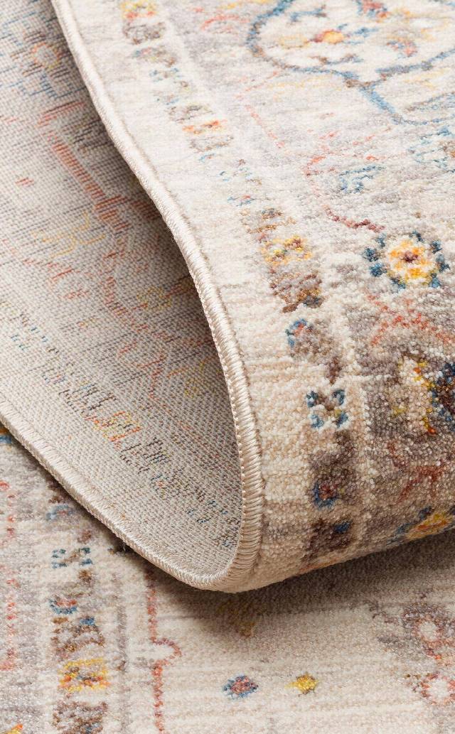 PIETRA PTA 01 CREAM GREY  Sıcak Renk Tonlarını Etnik Desenler ile Buluşturan Yumuşak Tuşeli Makine Halısı