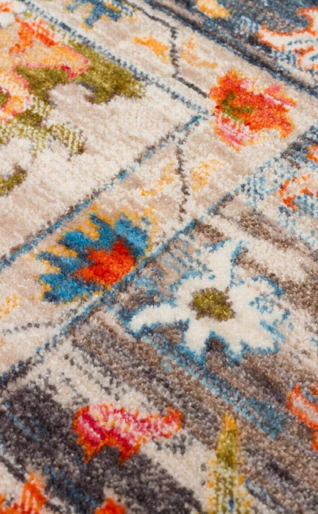 PIETRA PTA 19 BEIGE MULTY  Sıcak Renk Tonlarını Etnik Desenler ile Buluşturan Yumuşak Tuşeli Makine Halısı