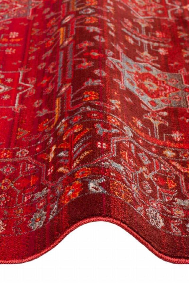 PIETRA PTA 21 RED  Sıcak Renk Tonlarını Etnik Desenler ile Buluşturan Yumuşak Tuşeli Makine Halısı